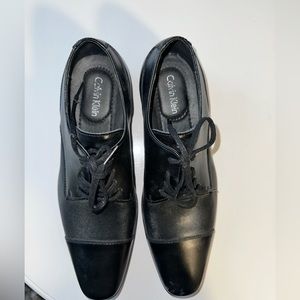 Calvin Klein lace up loafer